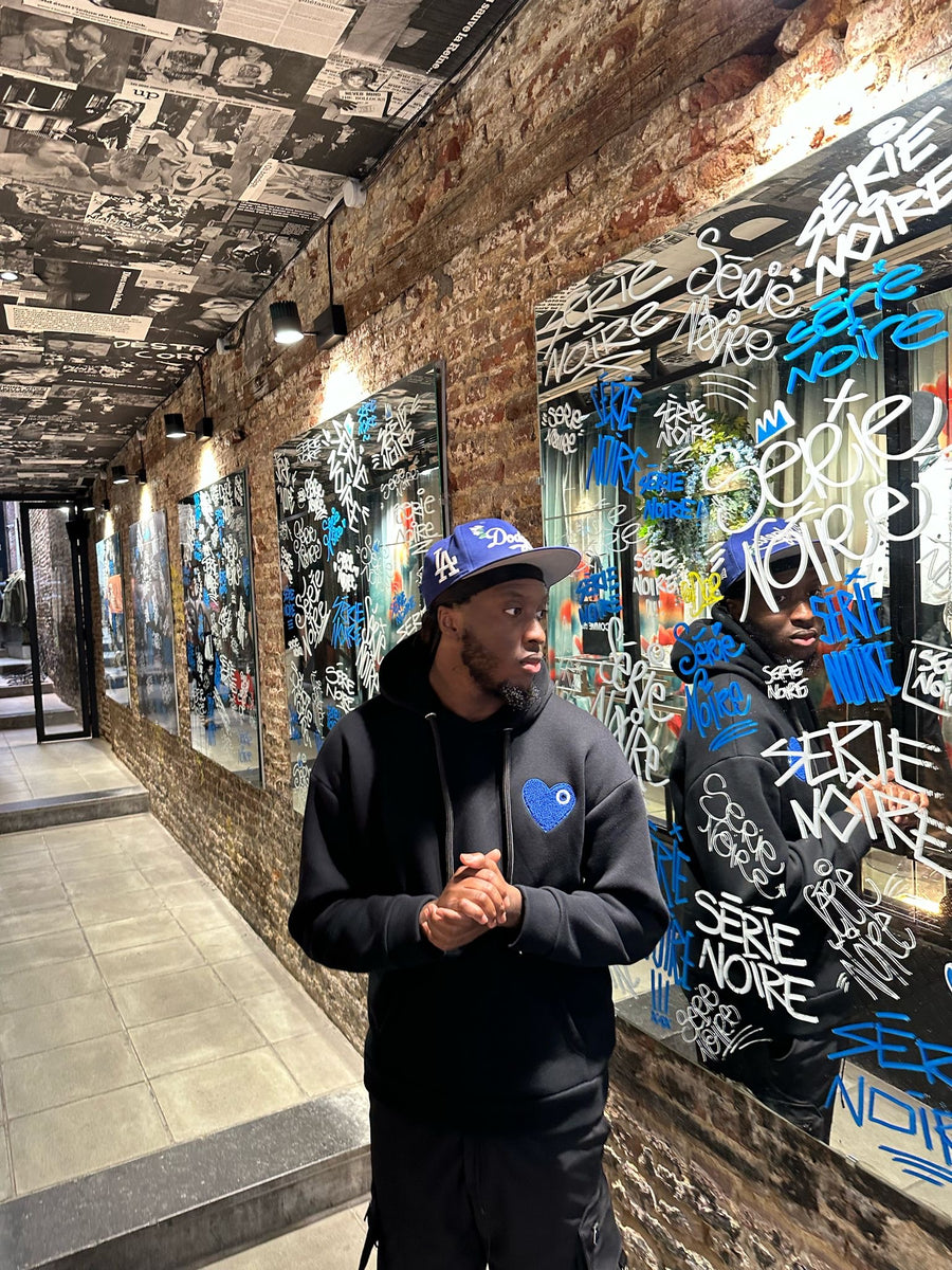 Sweat Noir Coeur Bleu